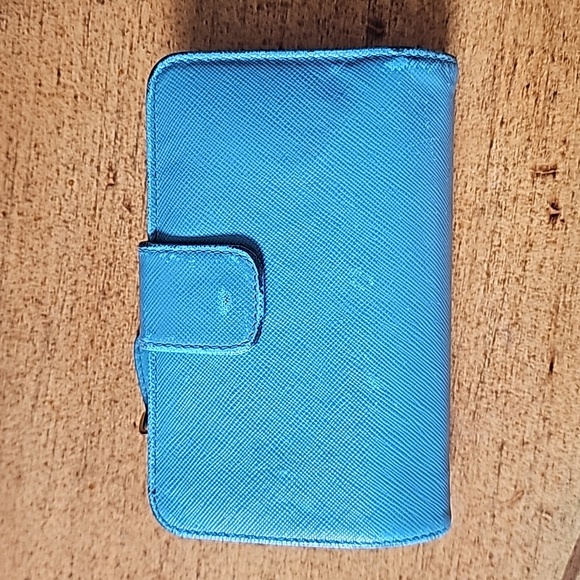 Prada zippy wallet, comes with the prada card - Picture 2 of 9